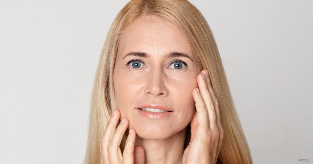 Blog-Image-How-To-Reduce-Swelling-and-Bruising-After-a-Facelift